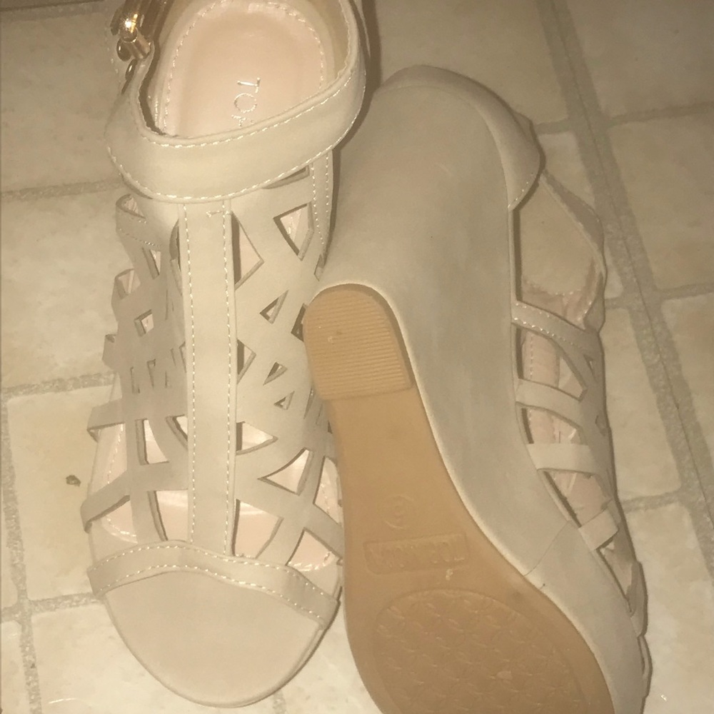 BEIGE WEDGES - Picture 7 of 7
